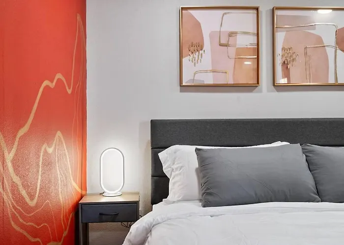12 Minutes From Downtown - 1 Bedroom #b