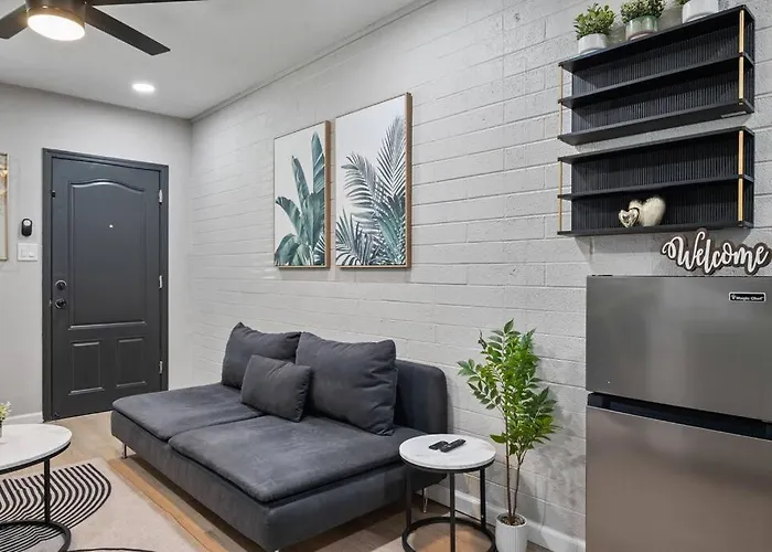 12 Minutes From Downtown - 1 Bedroom #b *
