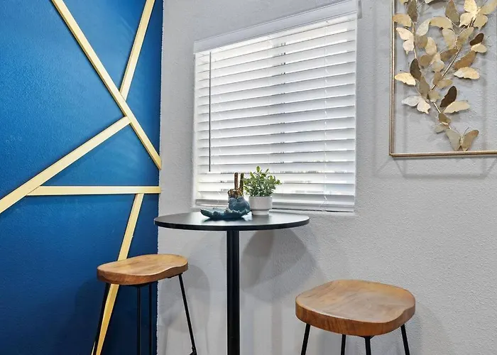 12 Minutes From Downtown - 1 Bedroom #b
